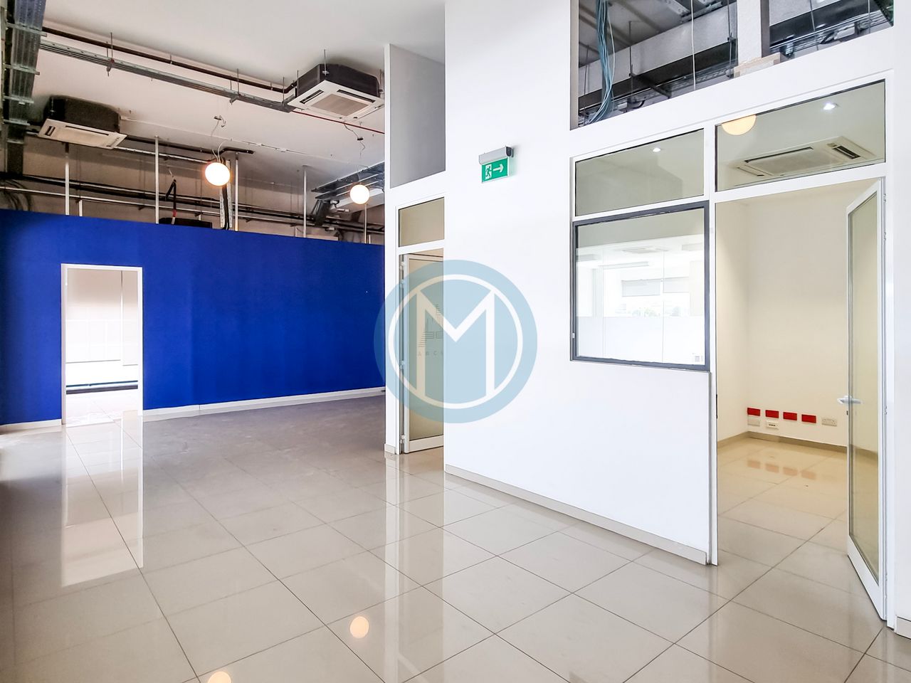 400 SQM Corner Office To Let