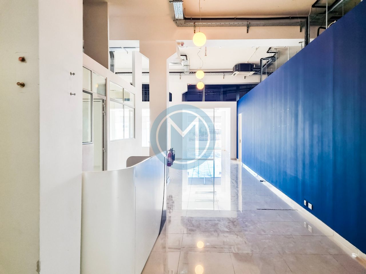 400 SQM Corner Office To Let