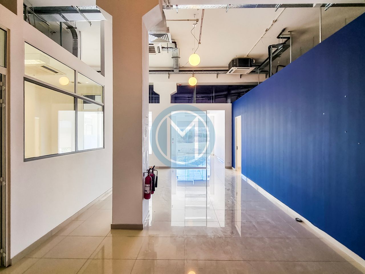 400 SQM Corner Office To Let
