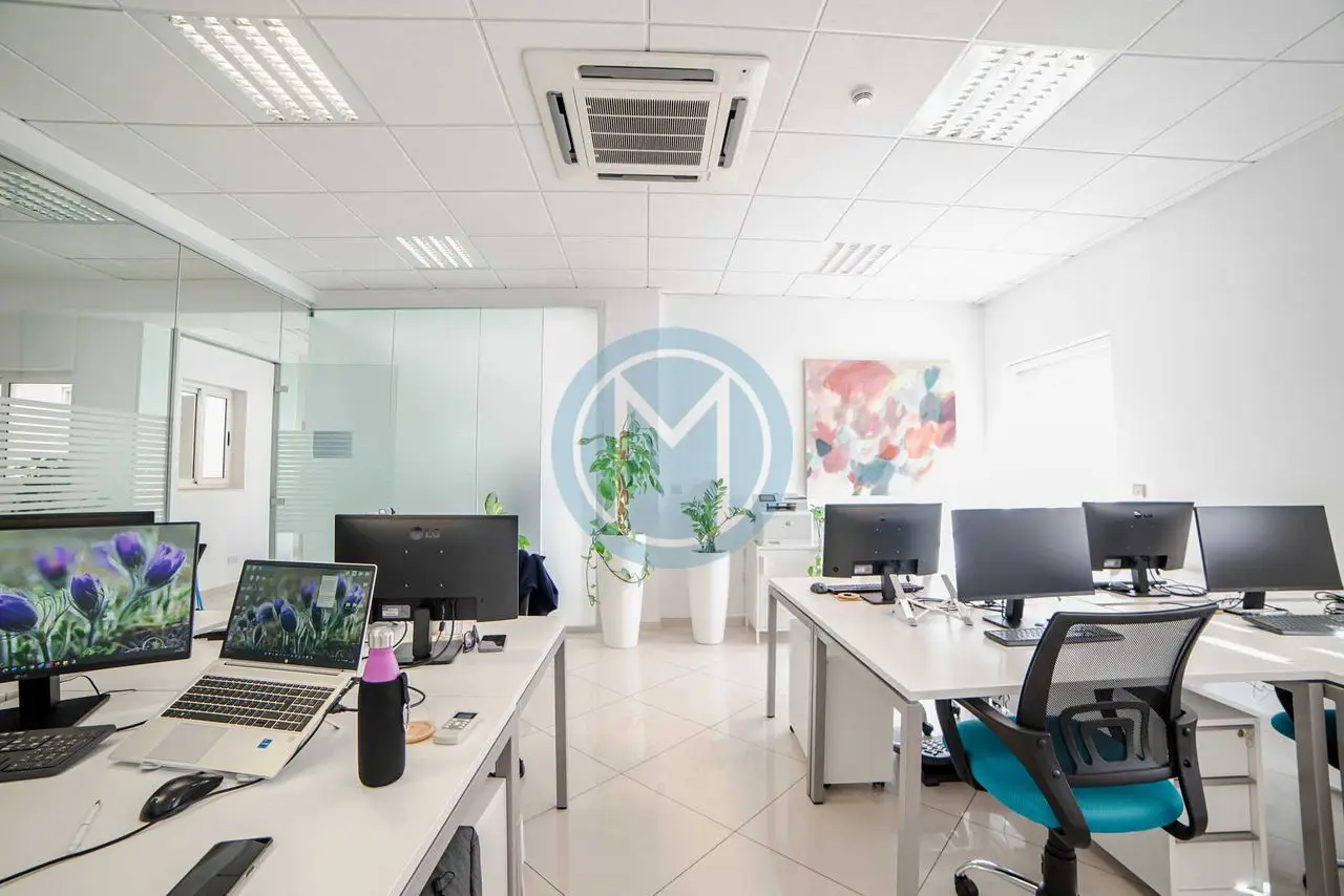 300 SQM Naxxar Office For Rent