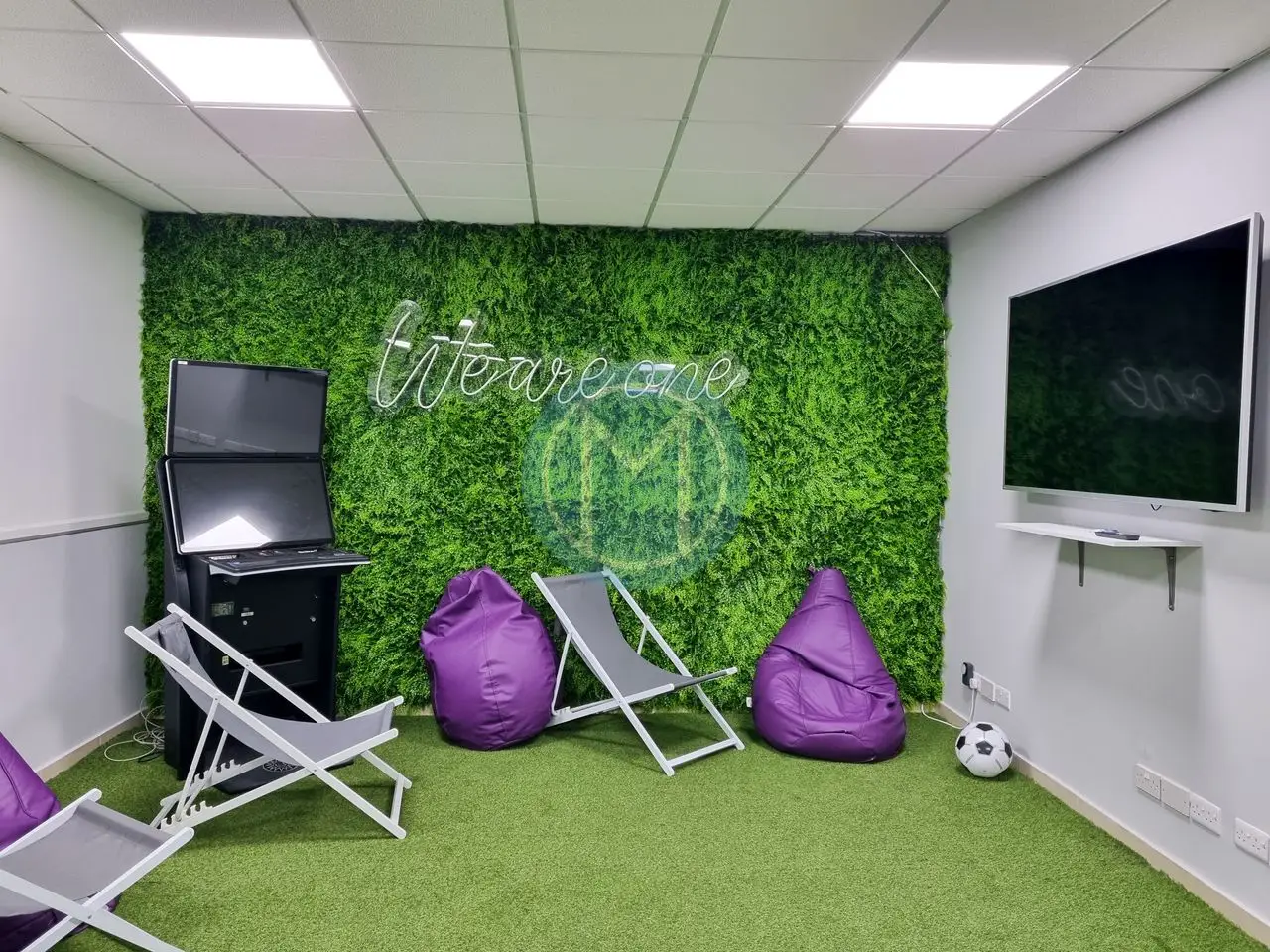 693c1fdc4b0525a0cfa0f3ce_68139b2e344d16cbe0aeda7b Multi-Floor Office Space to Let