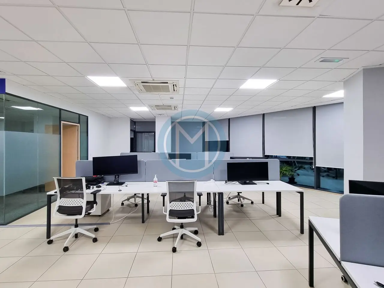 693c1fdc4b0525a0cfa0f3ce_68139b35344d16cbe0aeda9c Multi-Floor Office Space to Let