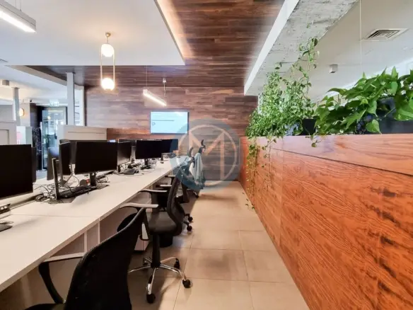 1000 SQM Office For Rent