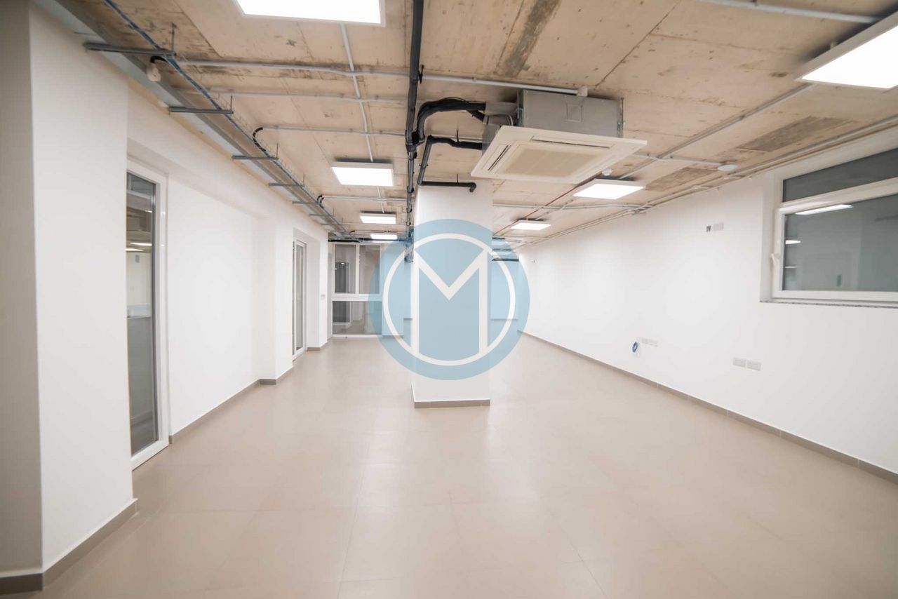 697b2781cdb4186721e7d616_697b2463cdb4186721e7b21b Language School For Rent