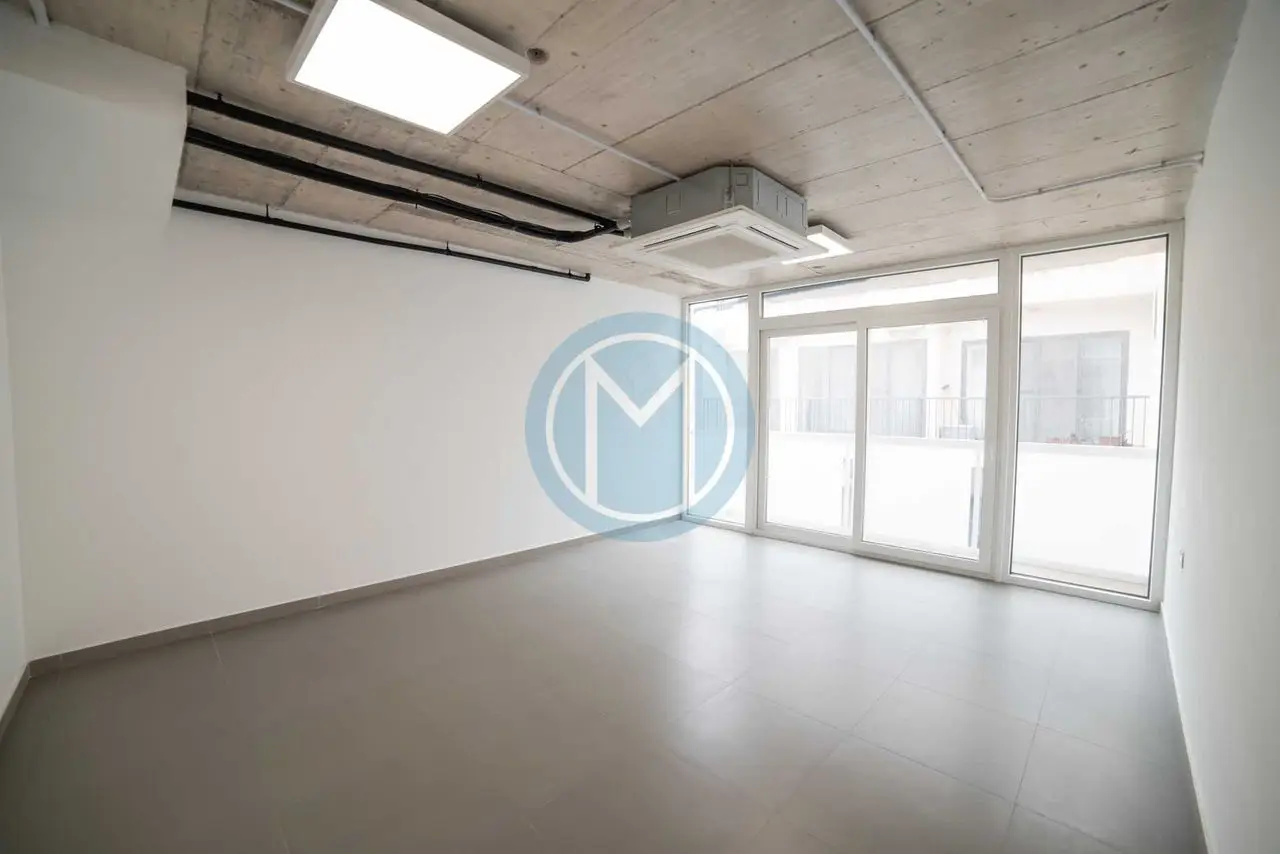 697b3a13cdb4186721e7f5ff_697b39becdb4186721e7e8d1 School For Rent