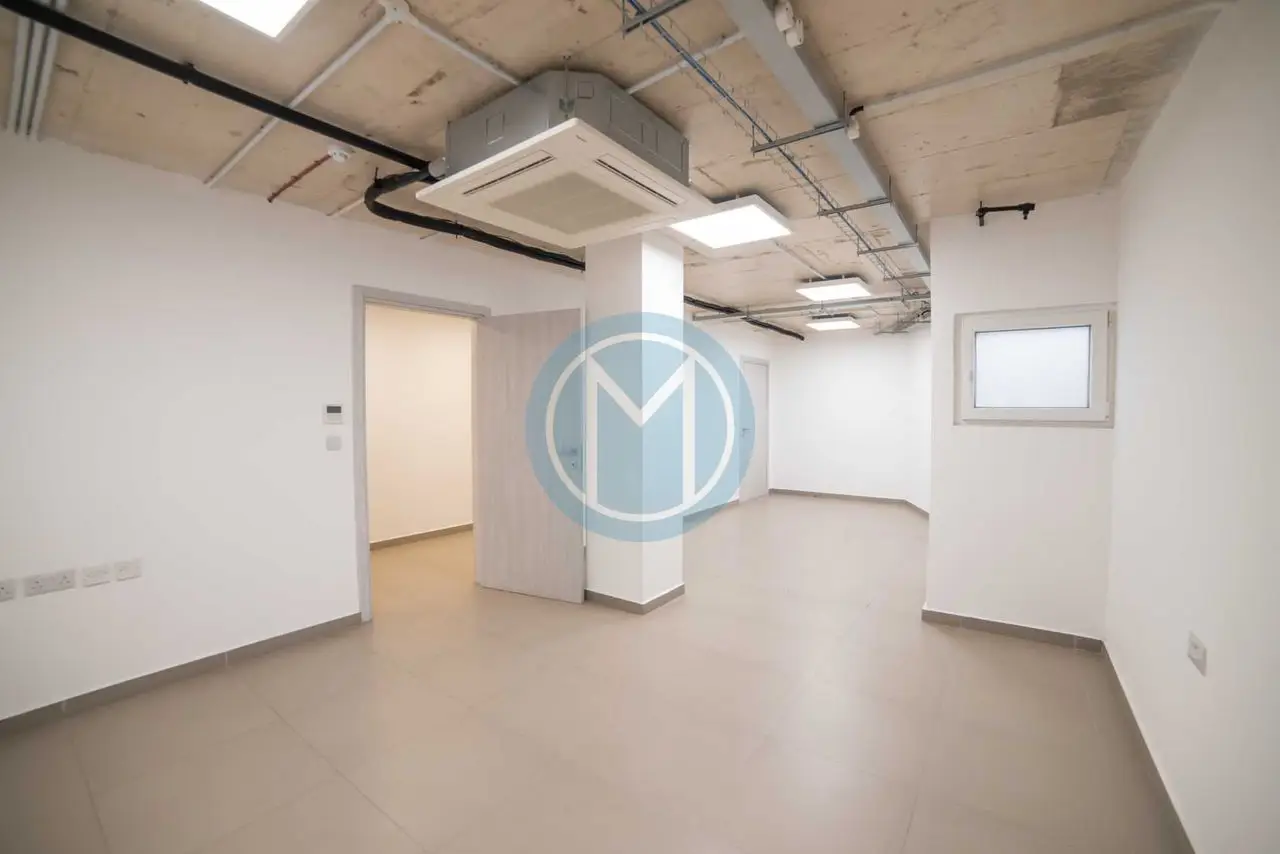 697b3a13cdb4186721e7f5ff_697b3a18cdb4186721e7f63b School For Rent