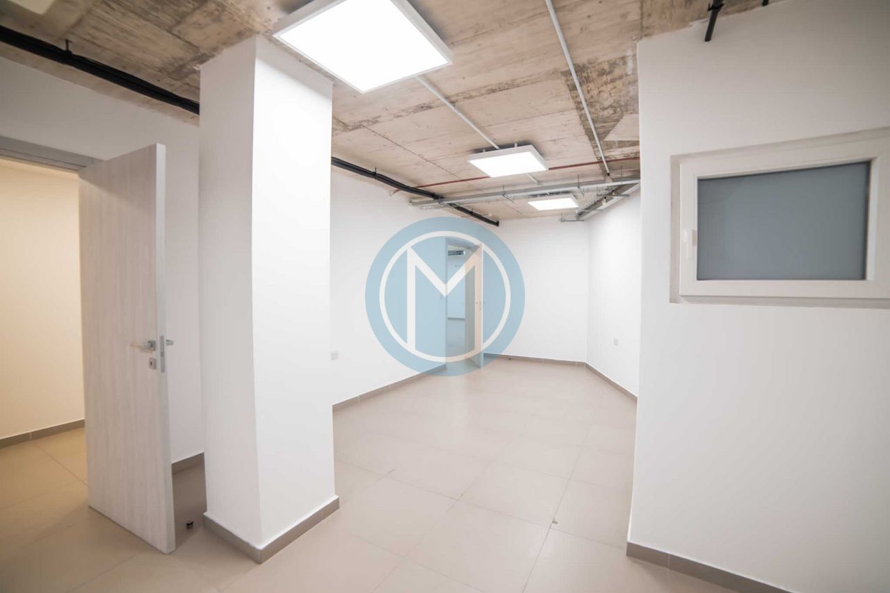 697b3a13cdb4186721e7f5ff_697b3a6acdb4186721e7f850 School For Rent