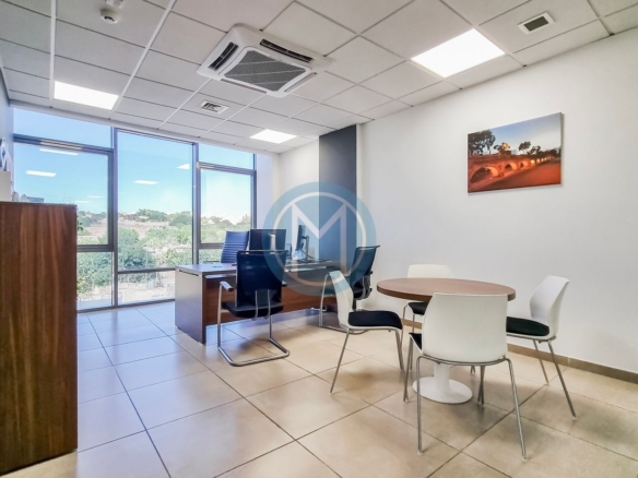 Office In Central Business Centre For Rent