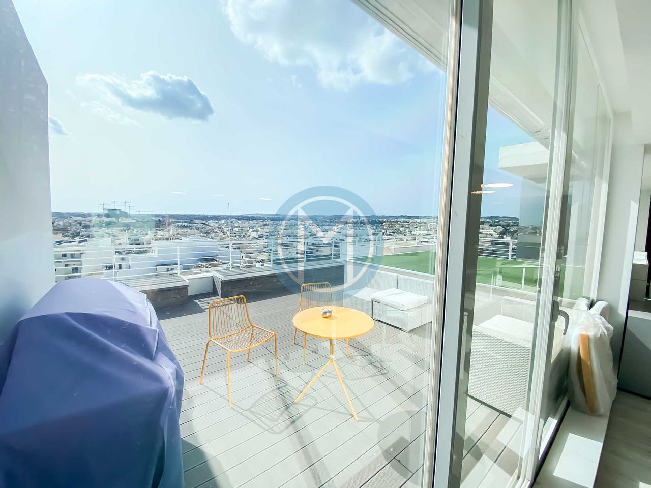 Bright 500 SQM Office To Let Bright 500 SQM Office To Let