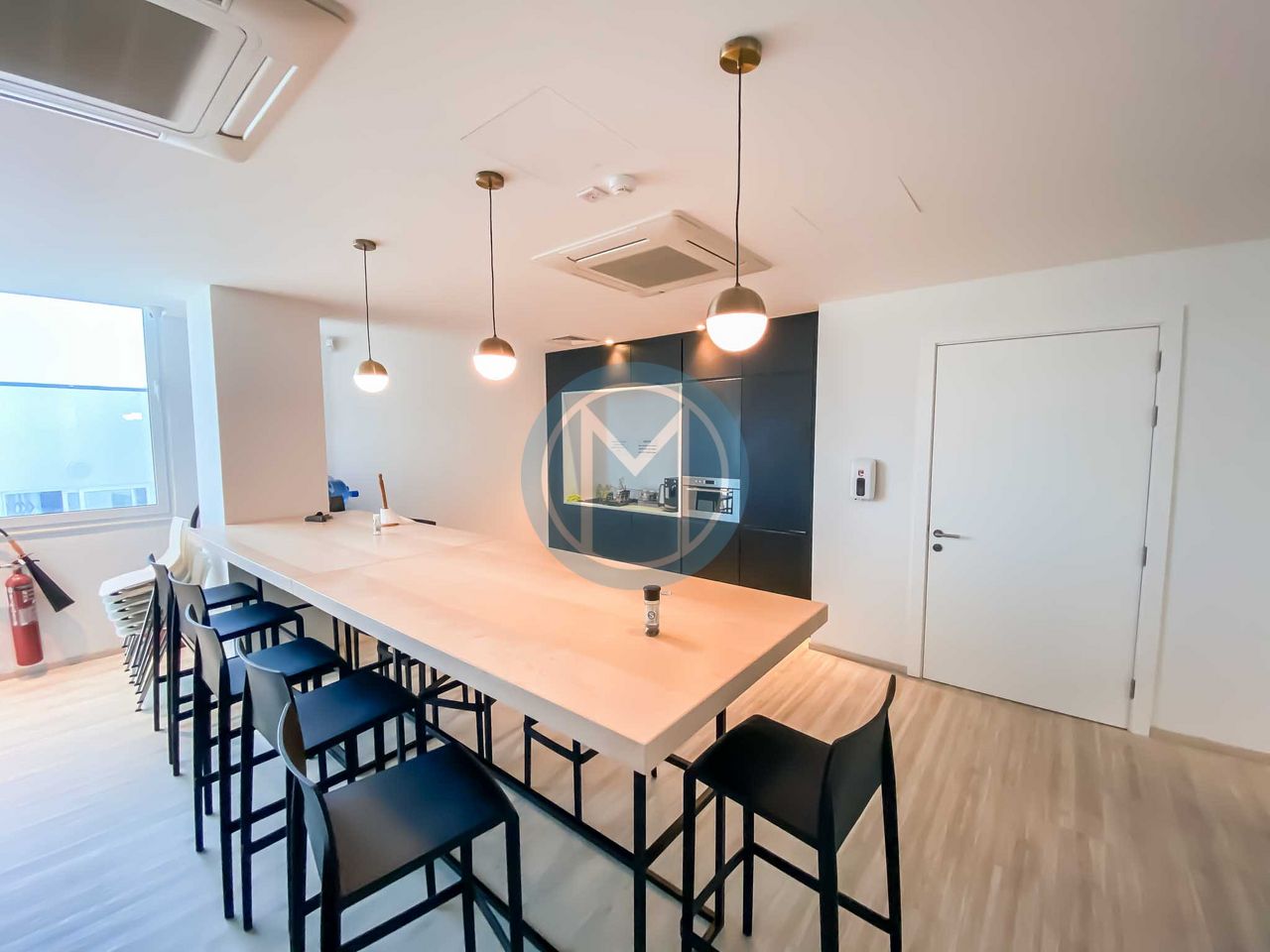 Bright 500 SQM Office To Let Bright 500 SQM Office To Let