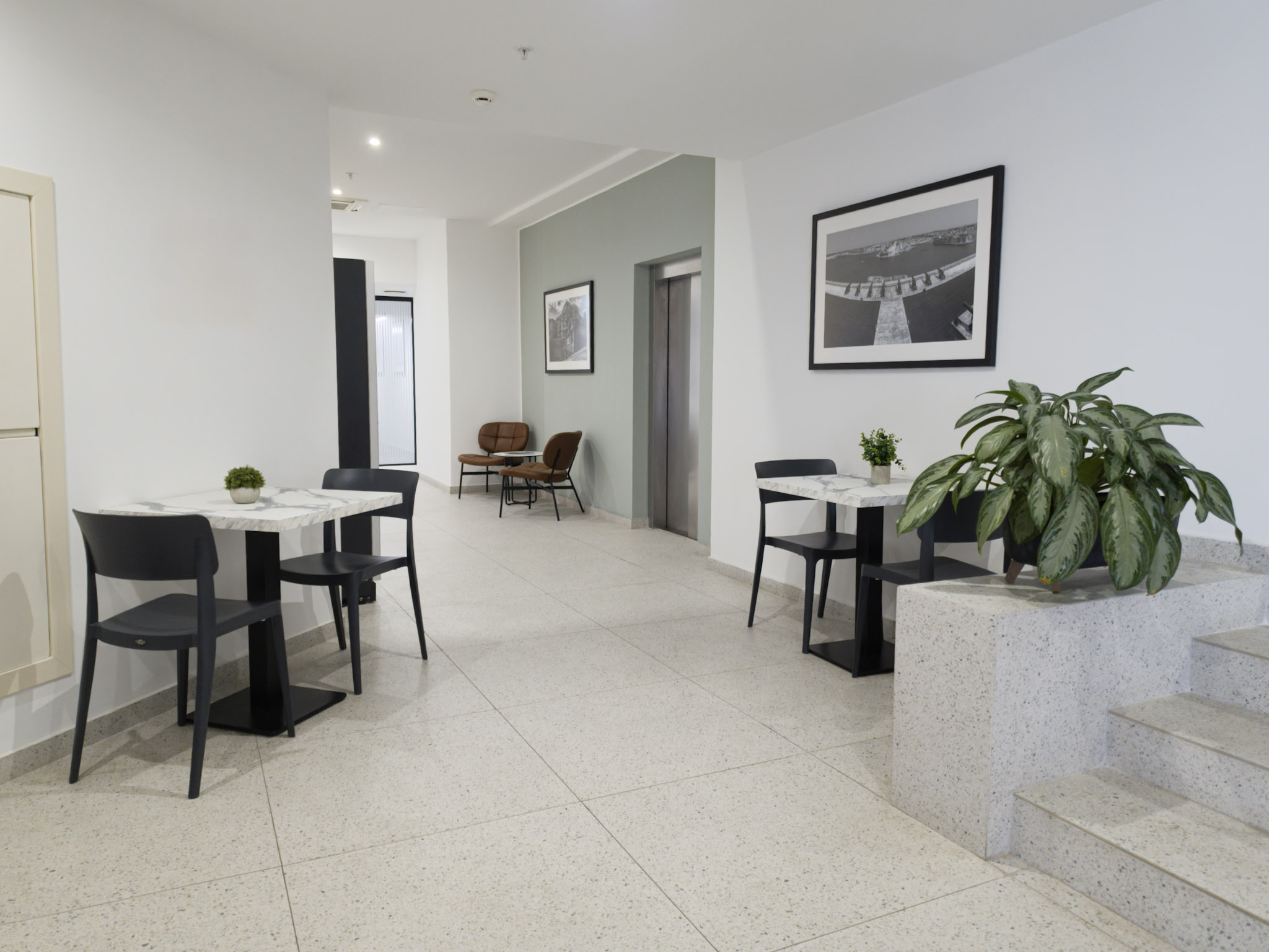 Small-Team Office in Portomaso with Parking Small-Team Office in Portomaso with Parking